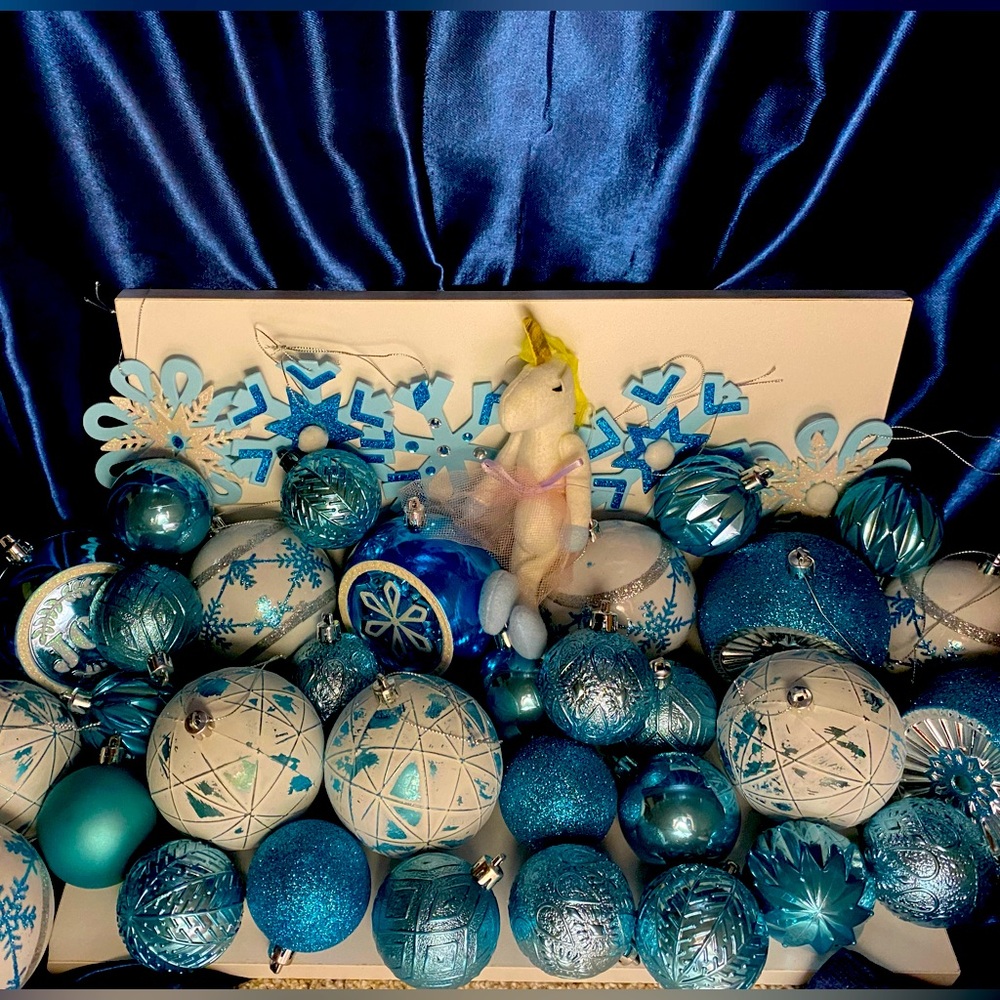 CHRISTMAS ORNAMENTS
 (40 piece)